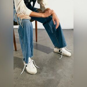 Veja Women’s White/Black Accents Campo Sneakers Size US 5